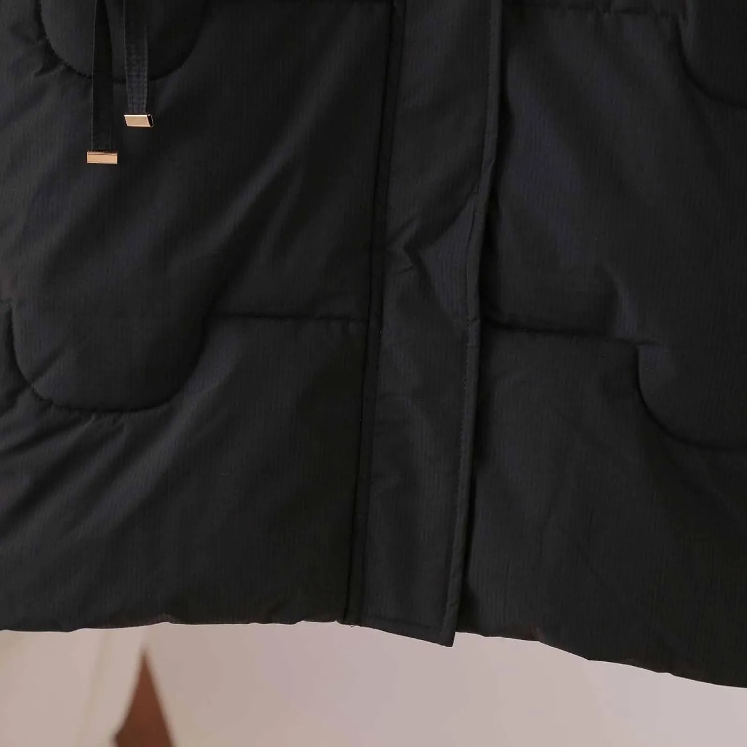 Women's Long Down Puffer Jackets Winter Warm Hooded Quilted Jackets Ski Outerwear Fashion Padded Coats with Pockets