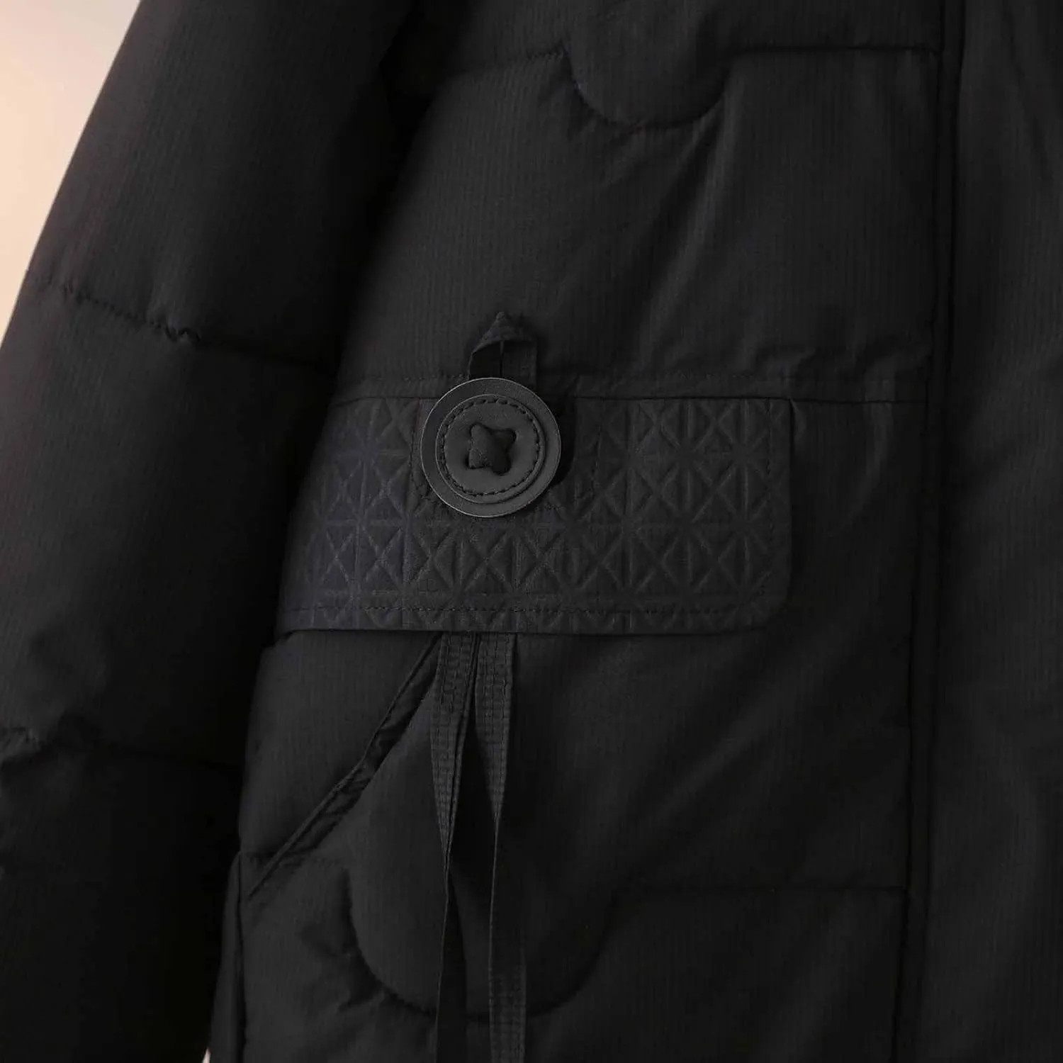 Women's Long Down Puffer Jackets Winter Warm Hooded Quilted Jackets Ski Outerwear Fashion Padded Coats with Pockets